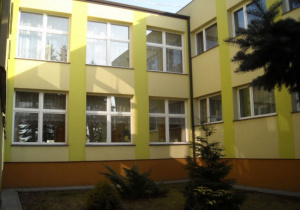 Budynek przedszkola od strony ogrodu