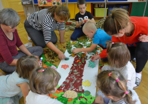 Wspólna praca Pszczółek i Żabek