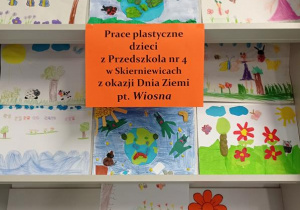 Wystawa prac dzieci w bibliotece