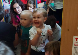 maluszki rozpoznają swoje znaczki w szatni