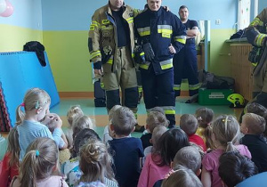 prezentacja strojów strażackich