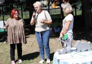 PRZYJACIEL CZWÓRECZKI - Pani Krystyna Dziąg, wieloletnia Dyrektor przedszkola